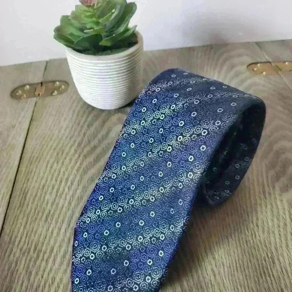 Bellissimo blue and silver tie.  100% silk - Picture 3 of 8